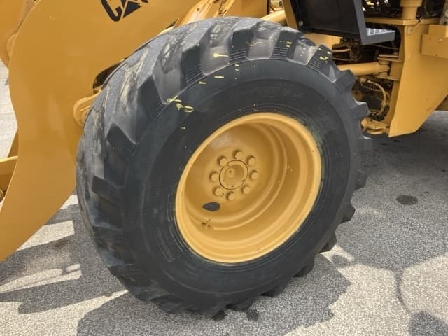 WHEEL LOADER — Auction (lot 8451-352)