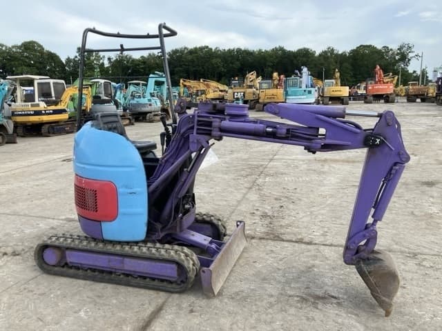MINI EXCAVATOR — Auction (lot 8451-361)