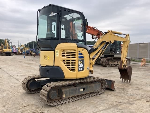 MINI EXCAVATOR — Auction (lot 8451-370)
