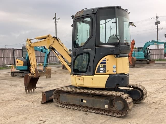 MINI EXCAVATOR — Auction (lot 8451-370)