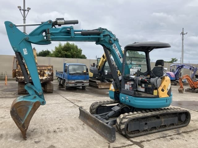 MINI EXCAVATOR — Auction (lot 8451-371)