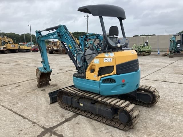 MINI EXCAVATOR — Auction (lot 8451-372)