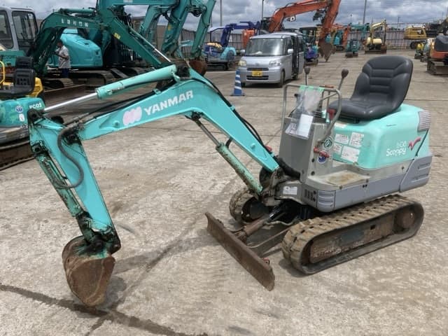MINI EXCAVATOR — Auction (lot 8451-373)
