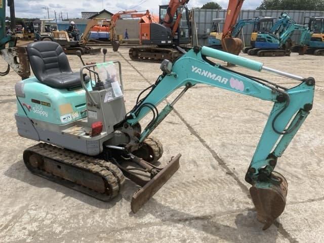 MINI EXCAVATOR — Auction (lot 8451-373)