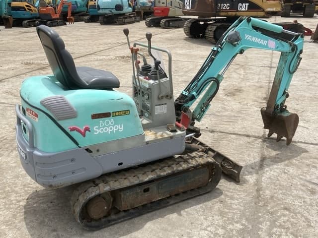 MINI EXCAVATOR — Auction (lot 8451-373)