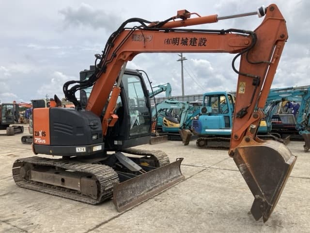 EXCAVATOR — Auction (lot 8451-376)