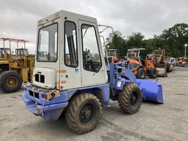 MINI WHEEL LOADER — Auction (lot 8451-383)