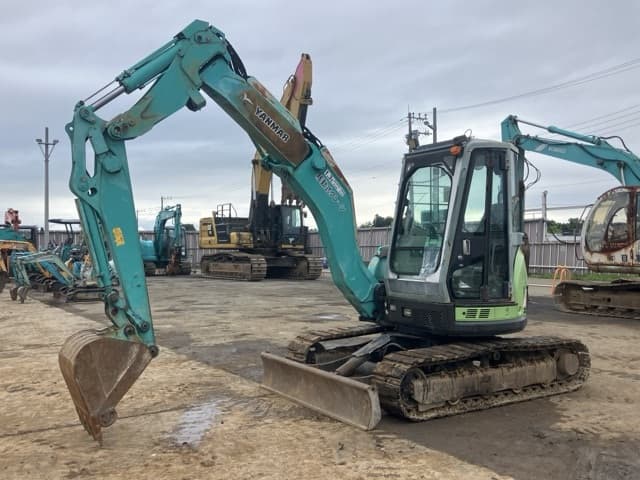 MINI EXCAVATOR — Auction (lot 8451-384)