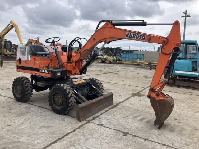 MINI EXCAVATOR — Auction (lot 8451-386)