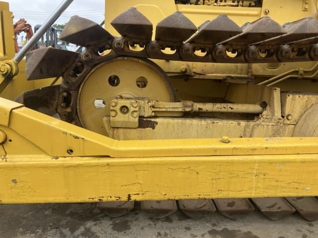 Bulldozer — Auction (lot 8451-389)