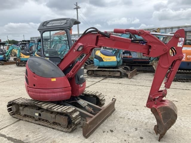 MINI EXCAVATOR — Auction (lot 8451-390)
