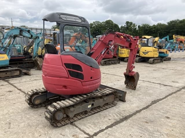 MINI EXCAVATOR — Auction (lot 8451-390)