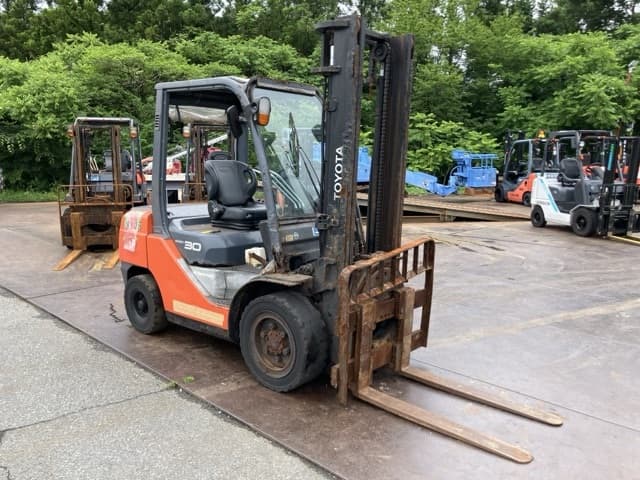 Forklift — Auction (lot 8451-39004)