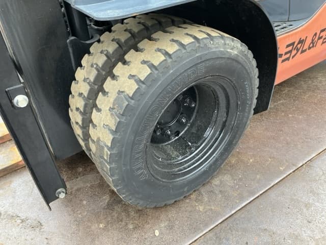 Forklift — Auction (lot 8451-39005)