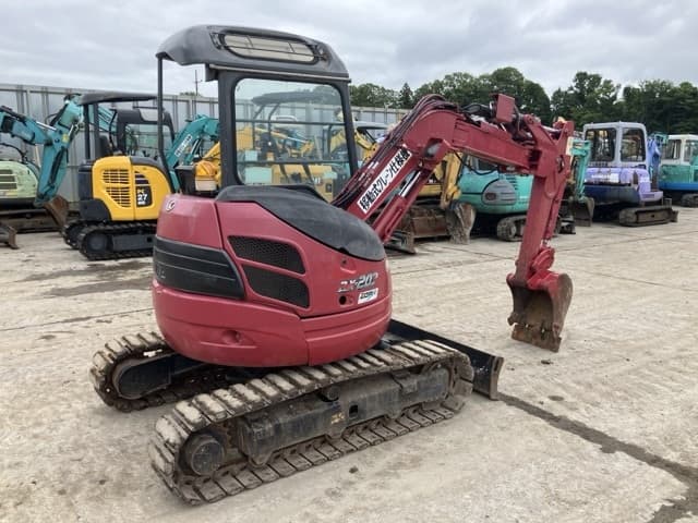 MINI EXCAVATOR — Auction (lot 8451-391)