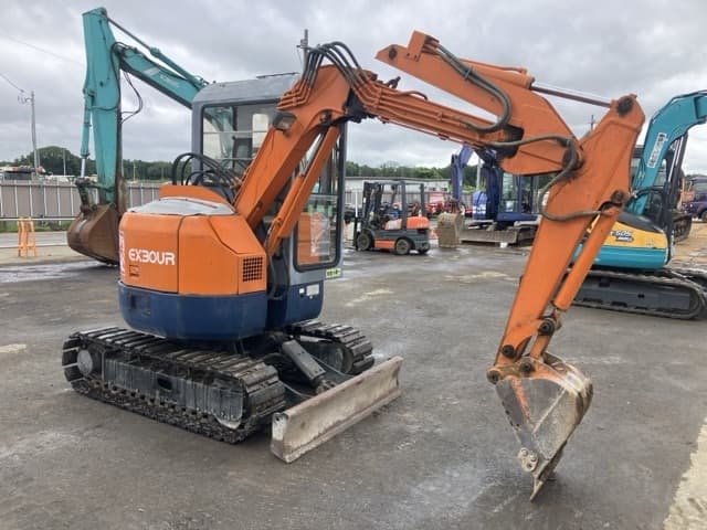 MINI EXCAVATOR — Auction (lot 8451-393)