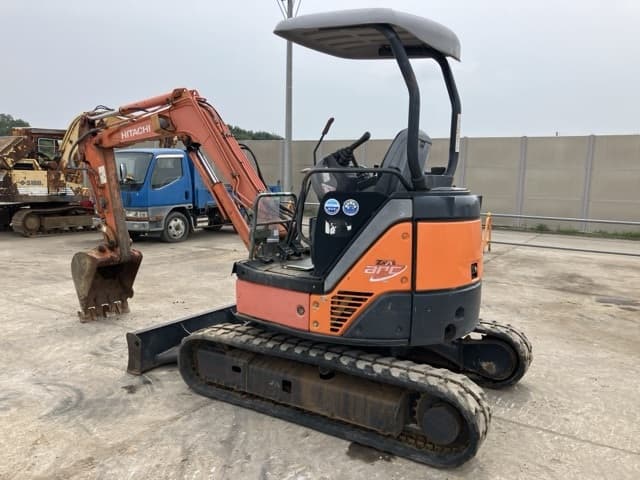 MINI EXCAVATOR — Auction (lot 8451-4)