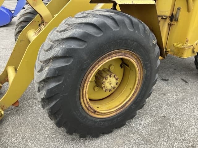 WHEEL LOADER — Auction (lot 8451-403)