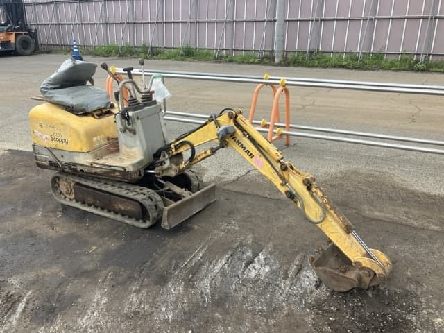 MINI EXCAVATOR — Auction (lot 8451-406)