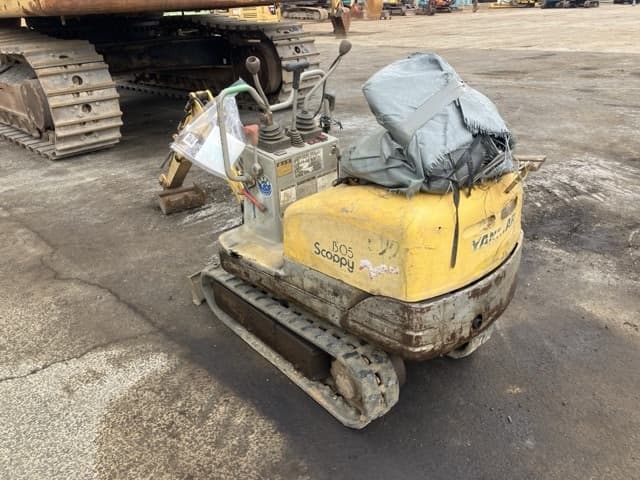 MINI EXCAVATOR — Auction (lot 8451-406)