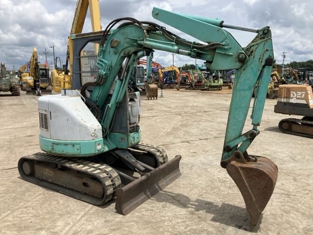 MINI EXCAVATOR — Auction (lot 8451-407)