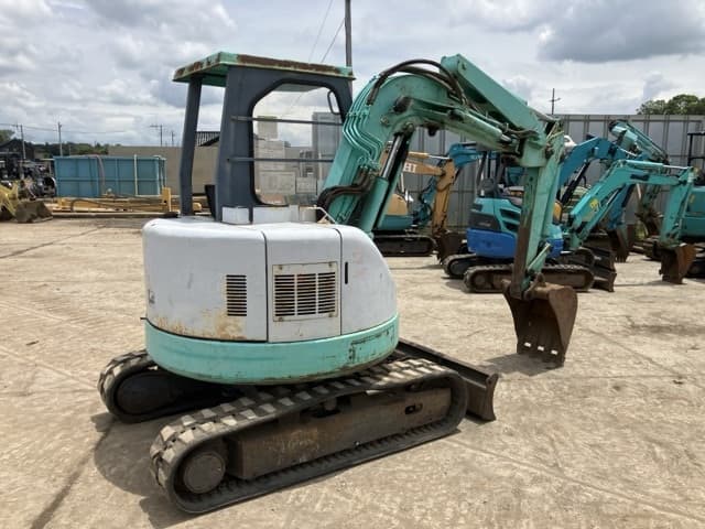 MINI EXCAVATOR — Auction (lot 8451-407)