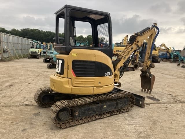MINI EXCAVATOR — Auction (lot 8451-412)