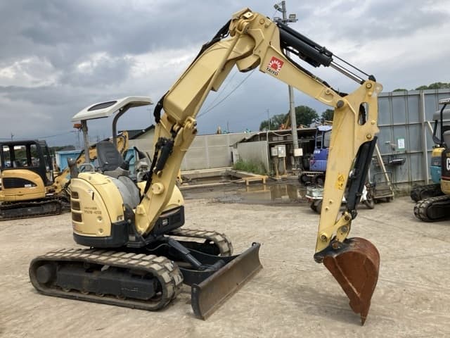 MINI EXCAVATOR — Auction (lot 8451-416)