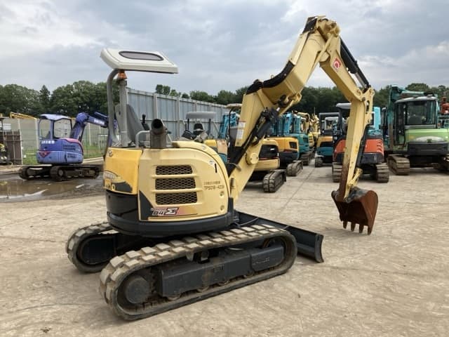 MINI EXCAVATOR — Auction (lot 8451-416)