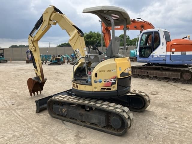MINI EXCAVATOR — Auction (lot 8451-416)