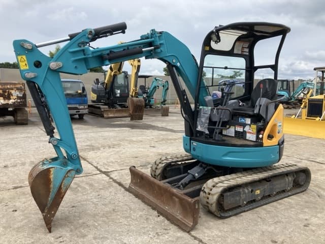 MINI EXCAVATOR — Auction (lot 8451-417)