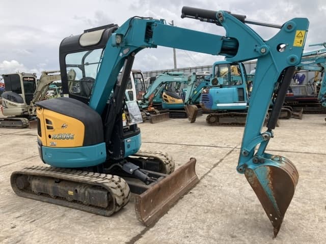 MINI EXCAVATOR — Auction (lot 8451-417)