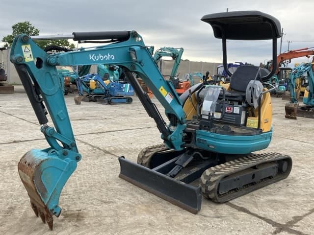 MINI EXCAVATOR — Auction (lot 8451-418)