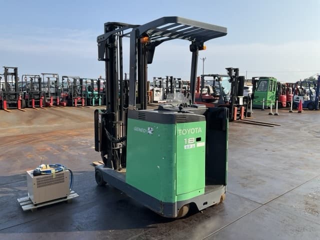 Reach Forklift — Auction (lot 8451-42001)