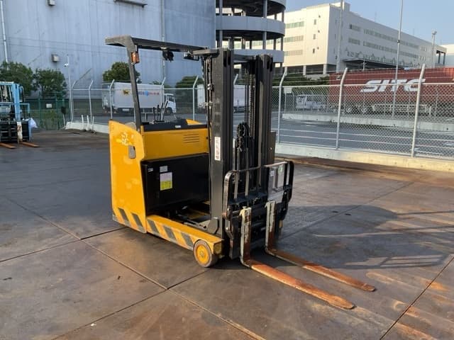 Reach Forklift — Auction (lot 8451-42004)