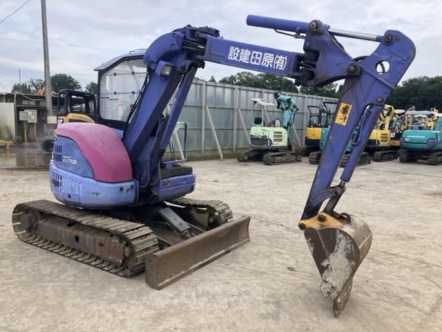 MINI EXCAVATOR — Auction (lot 8451-422)