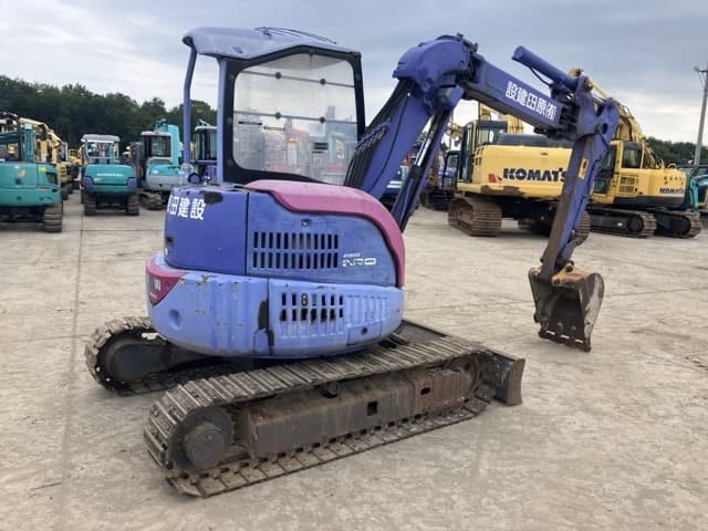 MINI EXCAVATOR — Auction (lot 8451-422)
