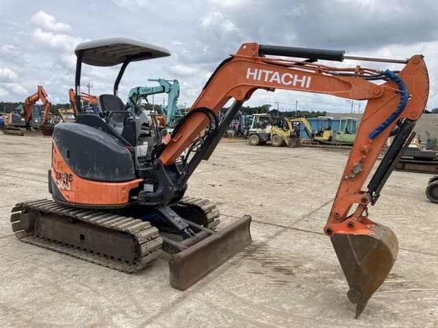 MINI EXCAVATOR — Auction (lot 8451-428)