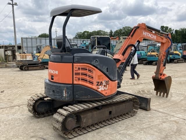 MINI EXCAVATOR — Auction (lot 8451-428)