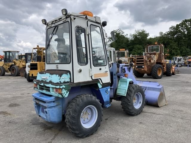 MINI WHEEL LOADER — Auction (lot 8451-431)