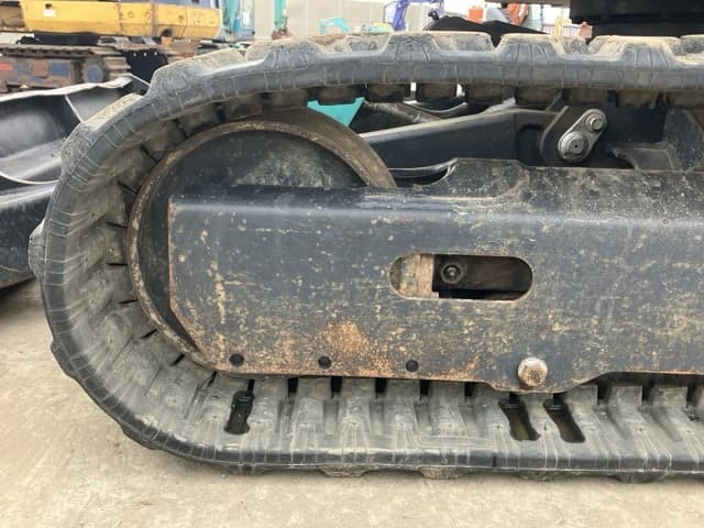 MINI EXCAVATOR — Auction (lot 8451-432)