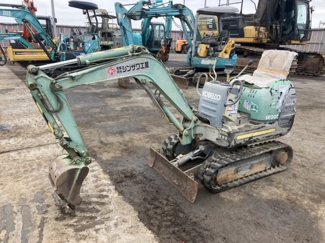 MINI EXCAVATOR — Auction (lot 8451-433)