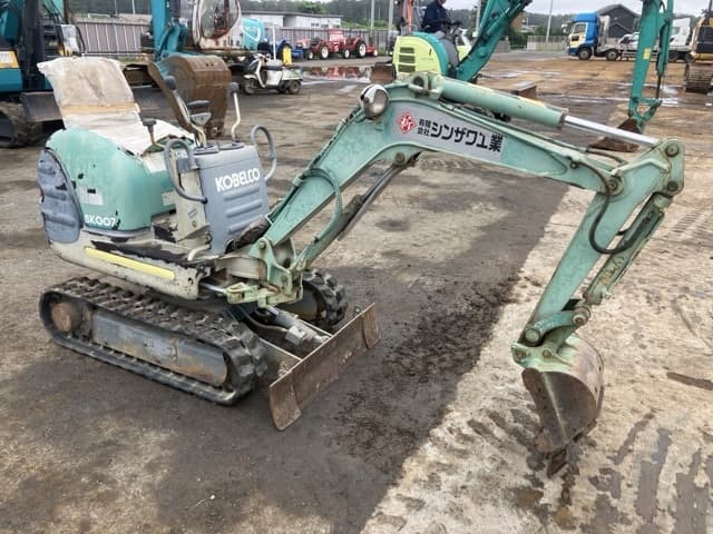 MINI EXCAVATOR — Auction (lot 8451-433)