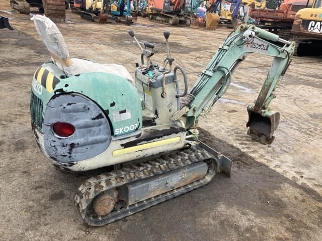 MINI EXCAVATOR — Auction (lot 8451-433)