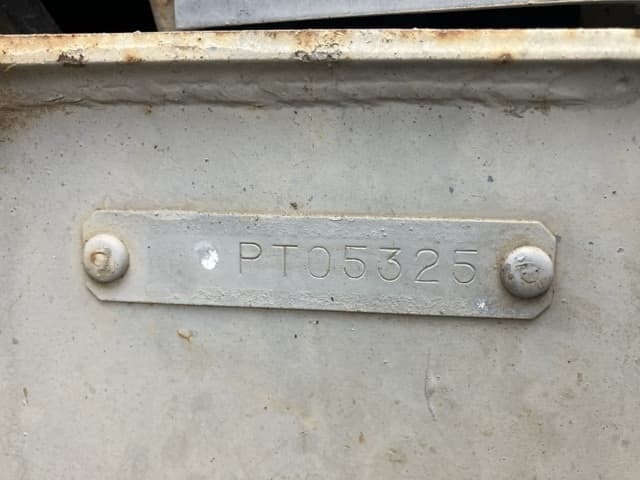 MINI EXCAVATOR — Auction (lot 8451-433)