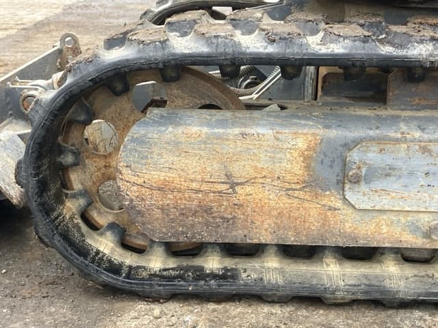 MINI EXCAVATOR — Auction (lot 8451-433)