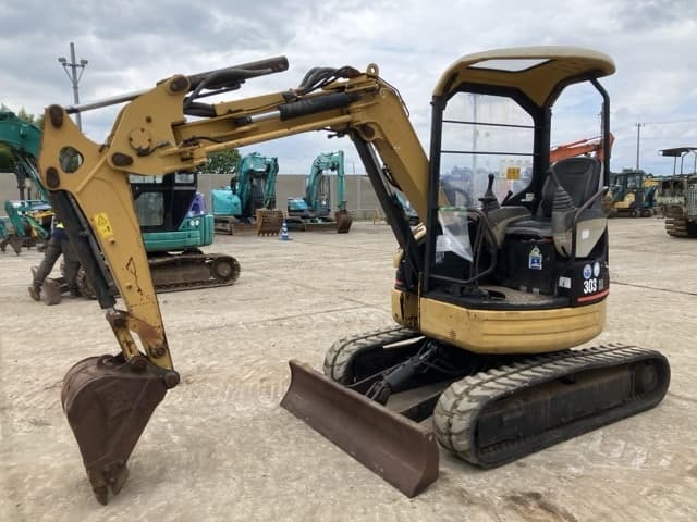 MINI EXCAVATOR — Auction (lot 8451-444)