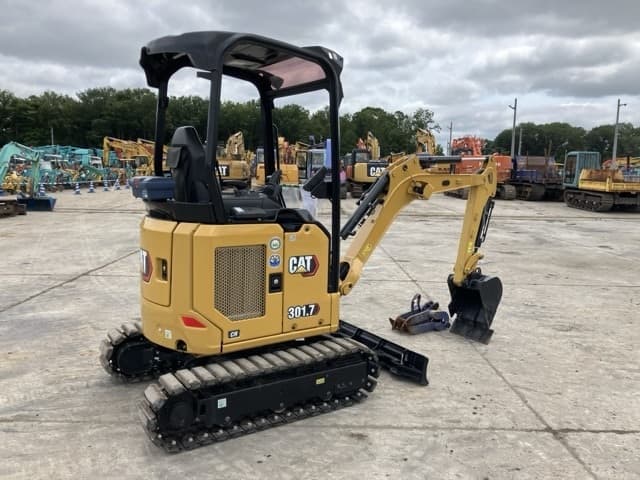MINI EXCAVATOR — Auction (lot 8451-450)