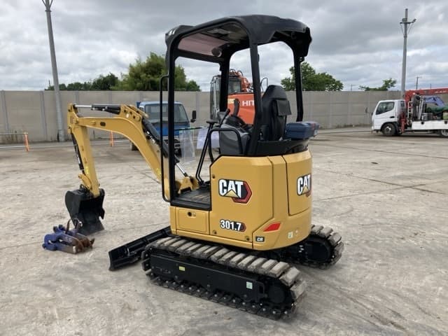 MINI EXCAVATOR — Auction (lot 8451-450)