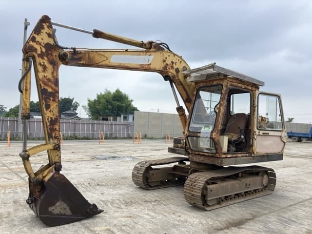 EXCAVATOR — Auction (lot 8451-452)